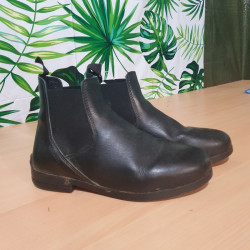 Boots 34