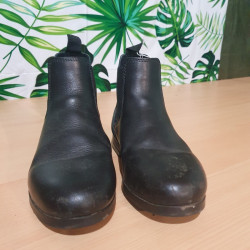 Boots 34