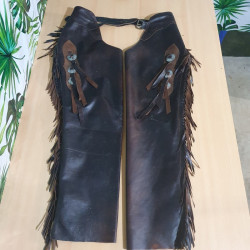 Chaps L