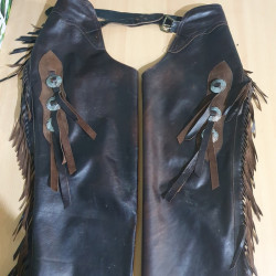 Chaps L