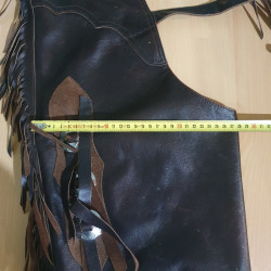Chaps L