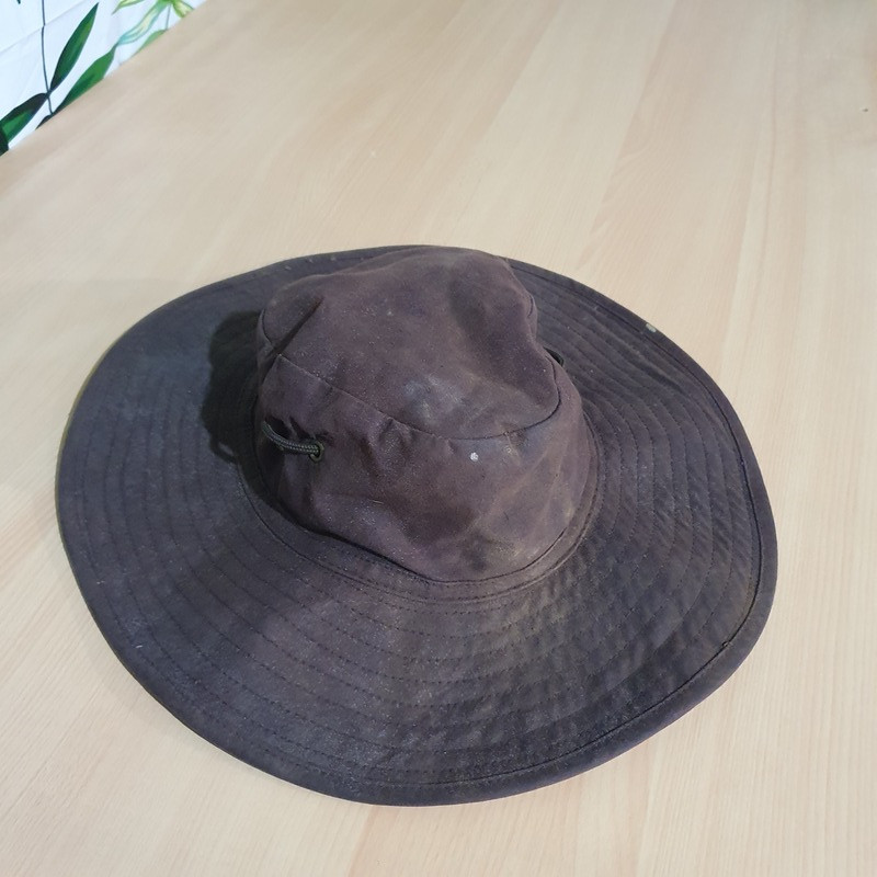 Chapeau huilé L/59